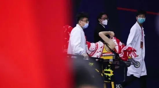 辽宁男篮|天啊！中国第一炸后卫！44分钟轰下45分！NBA探花都给他打下手