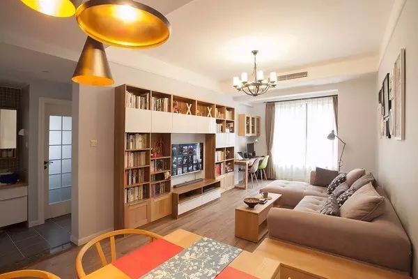 电视墙变书房,80平小家收纳功能太强悍!