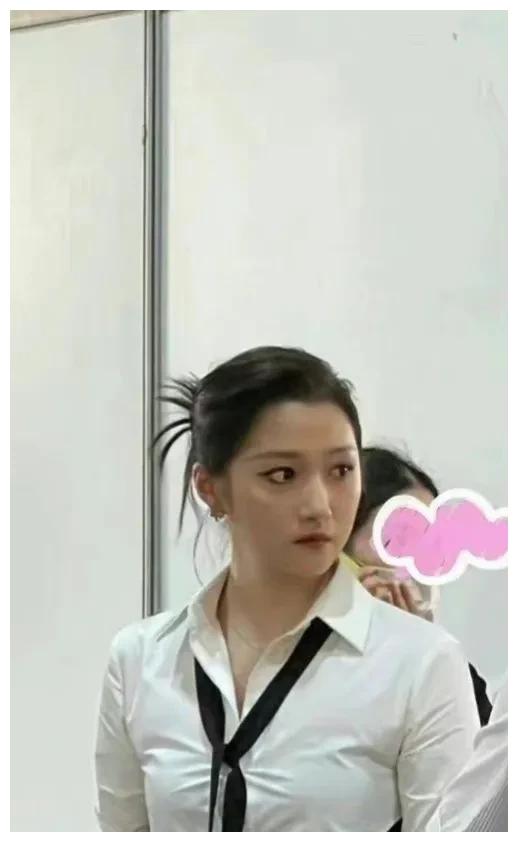 明星 金鸡奖明星生图盘点!有人脸泛油光,有人皮肤黝黑也有人惊艳四座