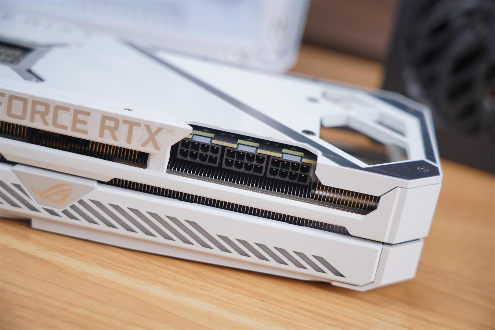 软件|白色“海景别墅”重要一环，有颜值有性能，ROG RTX3080值得拥有