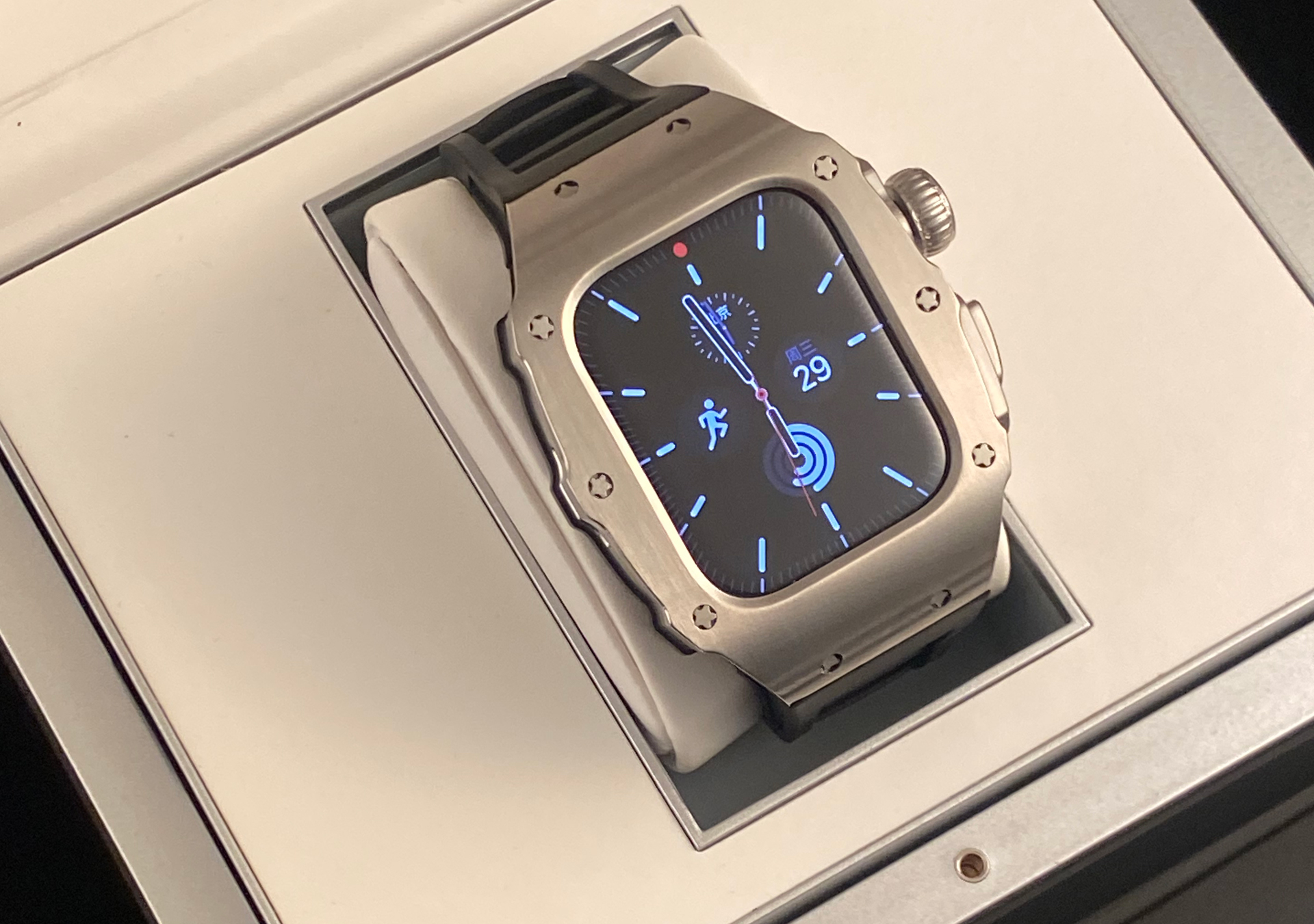|宝藏级别定制款Apple Watch7智能手表,它是怎么做出来的?