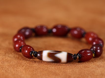 蜜蜡|【藏传回流百年蜜蜡枣珠虎牙天珠手串】