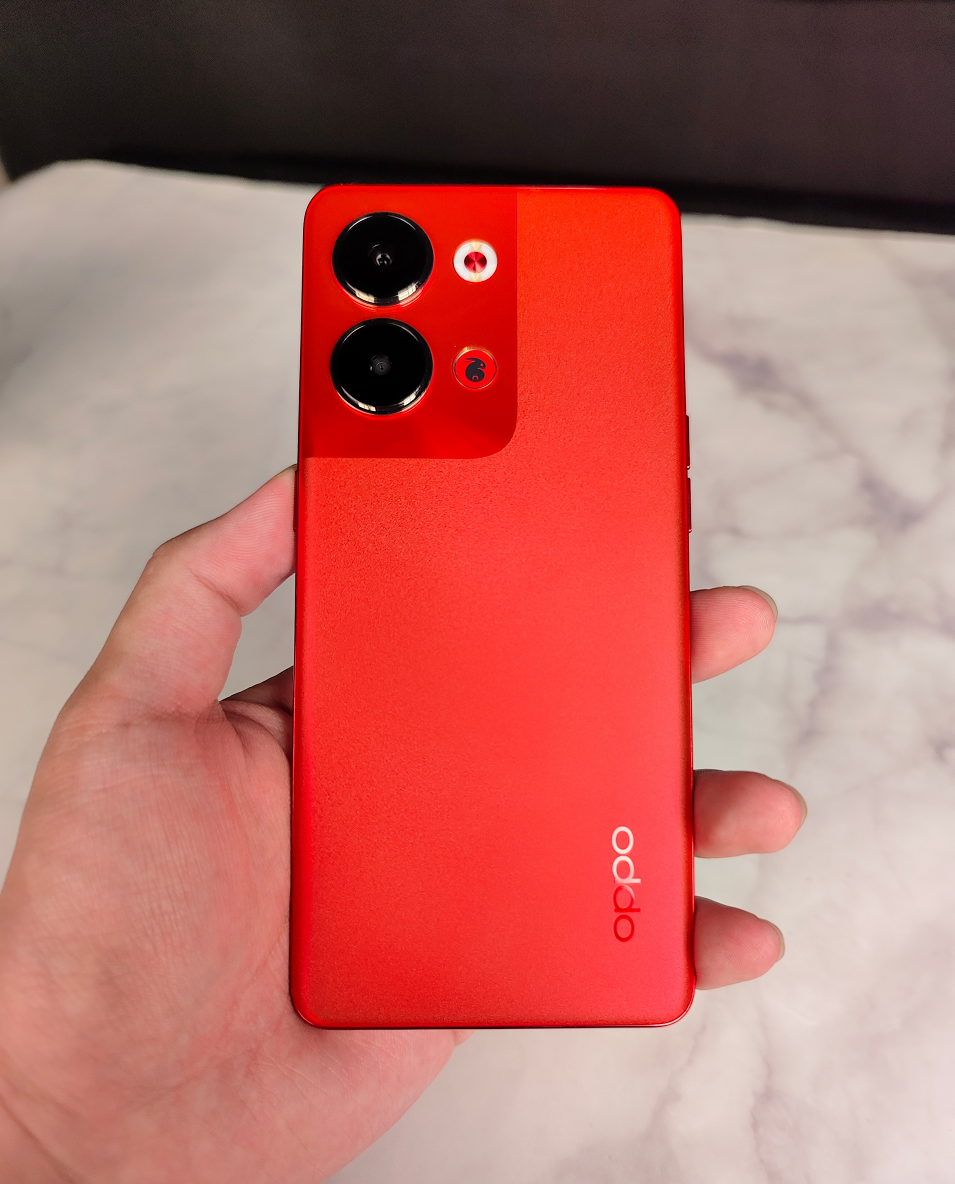 oppo reno9|兔年定制红！OPPO Reno9新配色喜人，丝绒玻璃好看手感又好