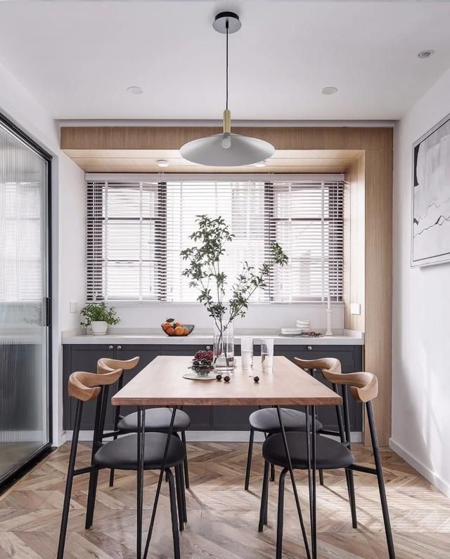 99平舒适北欧风格,餐厨区推拉门设计,把爱和阳光都带回家