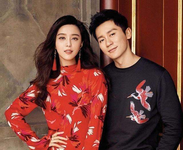 李晨|44岁李晨与富婆合影流出！吃大餐亲密拍照，女方比范冰冰稍微逊色