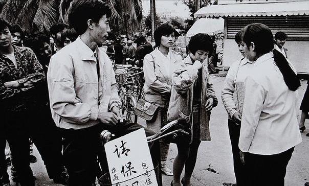 30年前重庆保姆偷走雇主儿子,2018年养废后送回:让亲妈给你房子