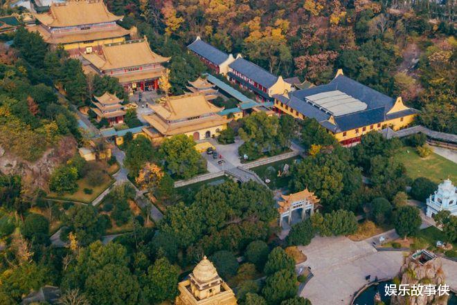 日出|浙江一寺庙面临“关门”，耗资12亿极尽奢华，门票128少有人去
