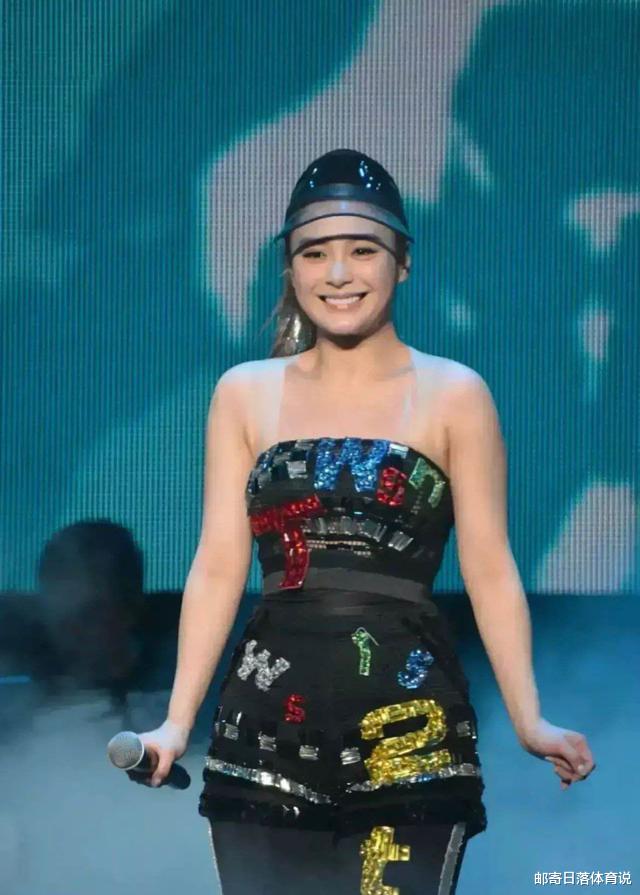 穿衣搭配|阿娇、阿SA合影，“肉感美”和“骨感美”的差别，一目了然！