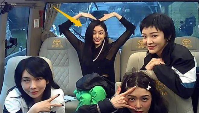 生图|镜头前美艳，真人干瘪，头大肩窄，排骨胸，这11位女星反差太大