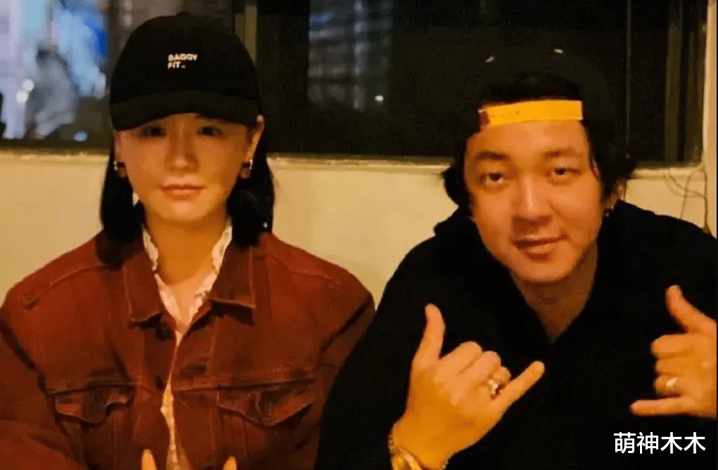 马思纯|马思纯与张哲轩电梯亲吻，身材臃肿发福严重，此前曾被曝结婚怀孕