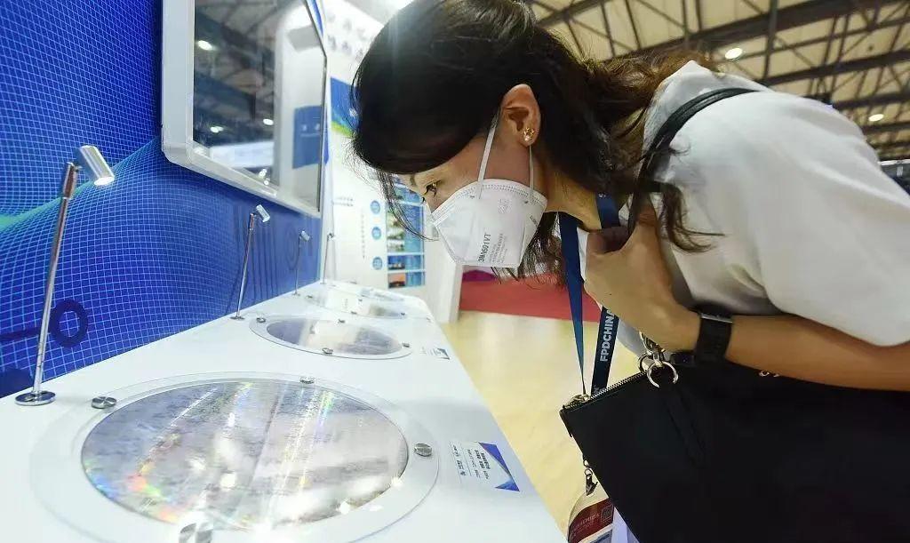 芯片|国产发威！存储芯片彻底崩盘！