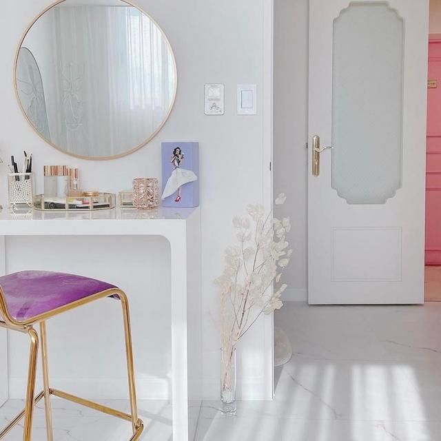 参观完她家,才知什么叫“高级美”,全屋大白墙,竟没有一点俗气