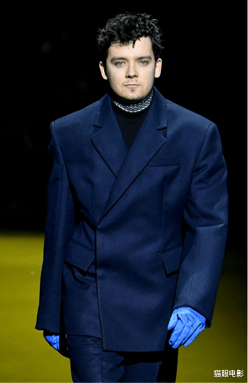 琵琶|安德的游戏男主走秀，脸圆了一圈难掩疲态，网友：一胖毁所有