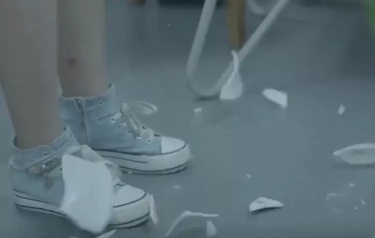 江苏母亲在鸡棚将女儿吊死,面对审讯满脸不屑:怀孕了