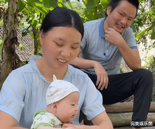 |牛爱芳夫妇携小儿子出镜,大谈孩子病情惹争议,网友:非亲生的?