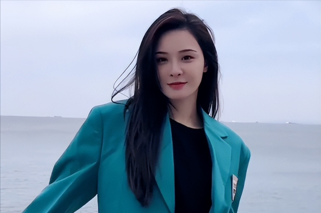 大S|汪小菲给大S花钱惹张颖颖不爽，朋友圈喊话汪小菲：我也要买买买