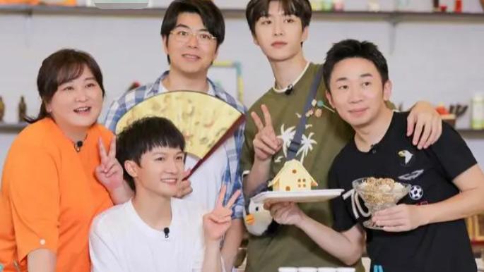 贾玲|网传青春环游记变革，贾玲退出春游家族，吴磊赵露思将在节目合体