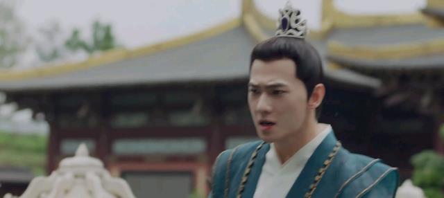 |“端”出来的帅哥,用“丑爆”的3条抬头纹,打了个漂亮的翻身仗