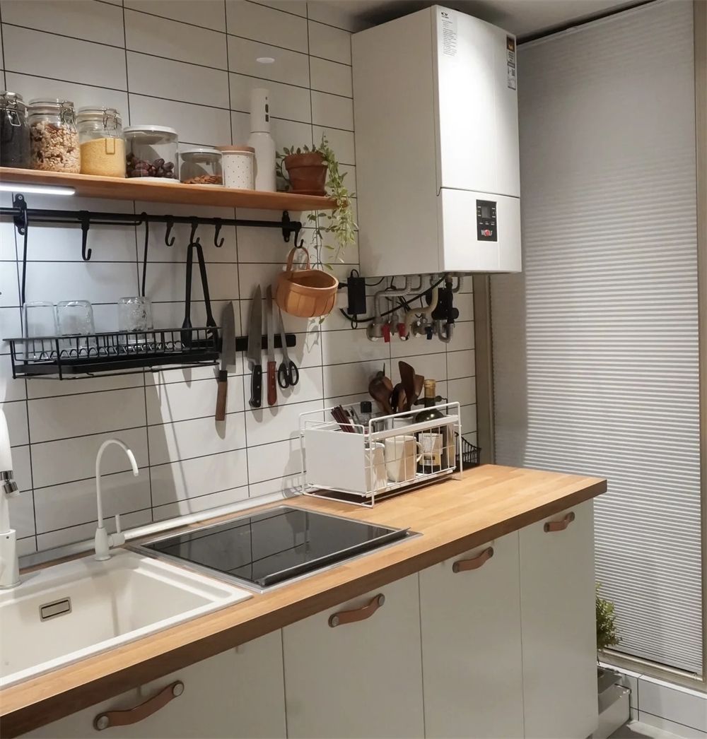 6㎡厨房该怎么装修？看过这位安徽姑娘家的厨房，感叹她太会布置