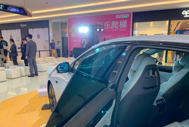 实拍零跑C01:合资看了摇摇头,20万级纯电卷中卷静态表现如何?