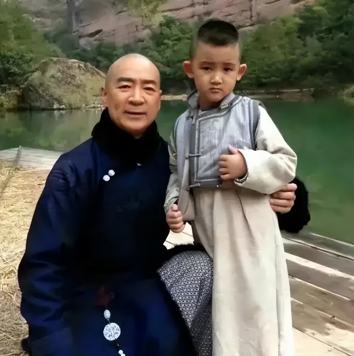 明星|娶小妻子,老来得子的7位明星,满头白发还要赚钱,是福还是祸?