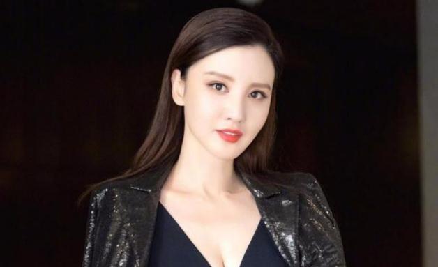 张萌 女星张萌晒减肥食谱,一周瘦五斤,身材好似少女