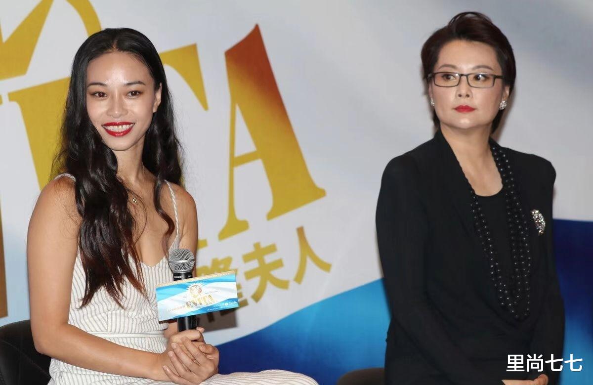 短发 头一回见袁立的女教师打扮，戴三串黑珍珠，留超短发好强势