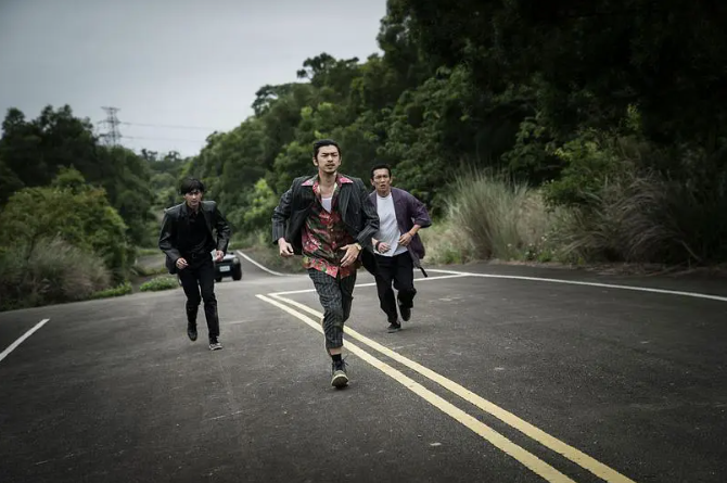 哭悲|年度华语猛片《哭悲》之外，这些台湾新片同样惊喜连连，值得借鉴