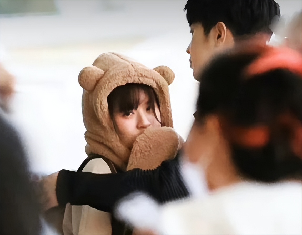 赵露思 《偷偷藏不住》名场面路透!赵露思短发哭唧唧,陈哲远眼神温柔!