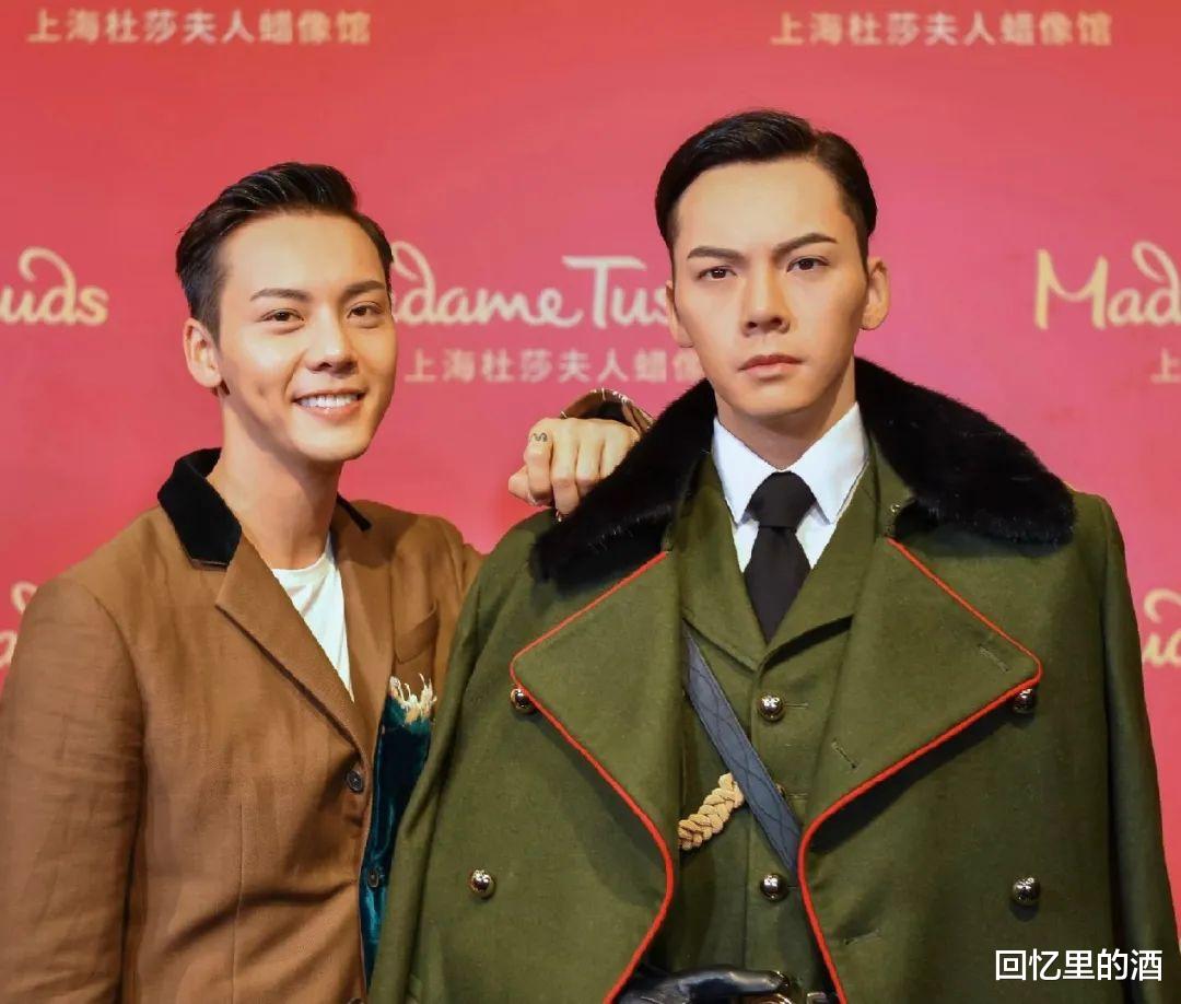 杨幂|谁敢信这是杨幂啊？神似热依扎还暴露脸僵，可以入选灾难名场面了