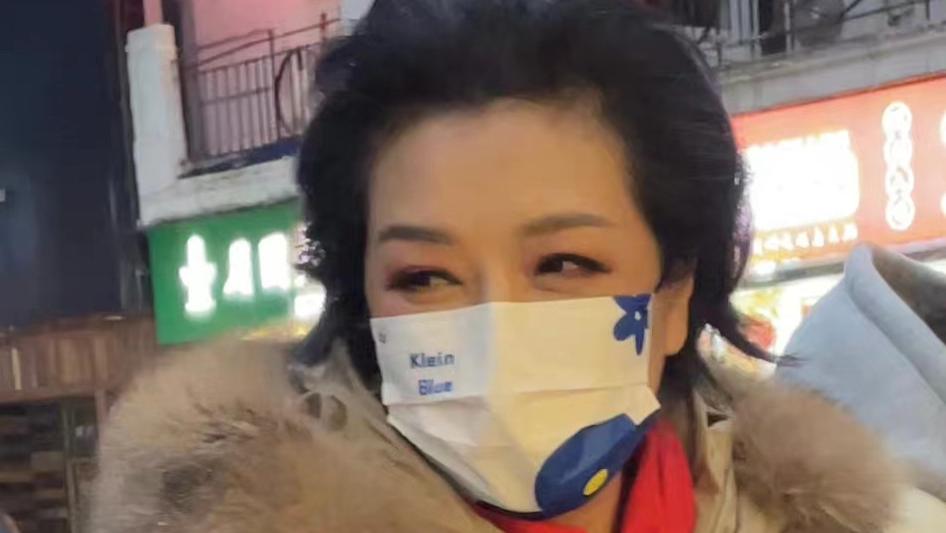 江珊|55岁“女神”江珊被指老太多，皮肤松弛身材走样，因浓妆被认出来