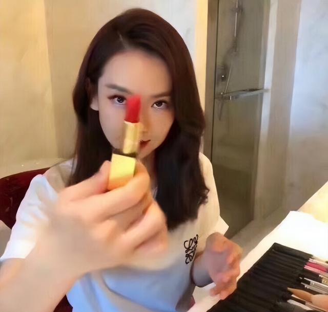 口红 这款泰国口红火了，性价比不输大牌，只卖奶茶价，连戚薇也被种草