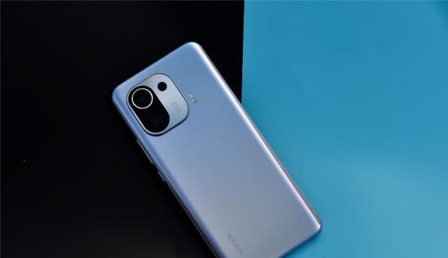 小米科技|雷军顿足捶胸：从4699元跌至2099元，你们还不买吗？