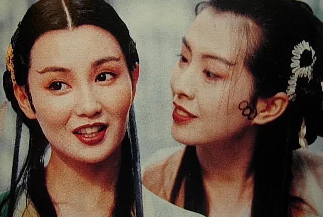 青蛇|《青蛇》幕后：赵文卓险丧命，主创揭秘张曼玉抱着的蛇尾是谁的