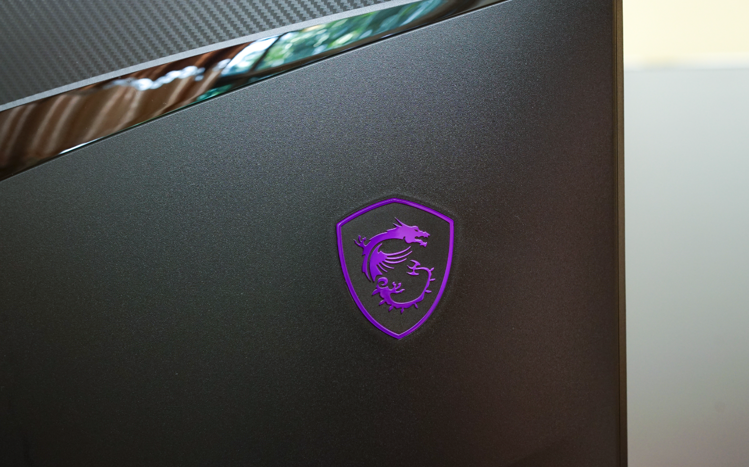 显示器|谁说曲面+16: 9宽屏不可兼得?微星MPG 323CQR显示器上手体验