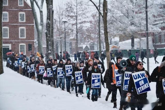 郑孜研:哈佛大学研究生雇员冒雪罢工!