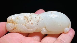 和田玉籽料|清 和田玉籽料 白玉 鹰 熊 把件 摆件