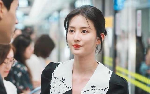 乔欣|拉低乔欣古韵感的,不是她的大眼袋,而是她的直角肩