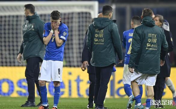 英超|256天，从金球热门到罪人！他两个点球进1个，意大利就进世界杯了