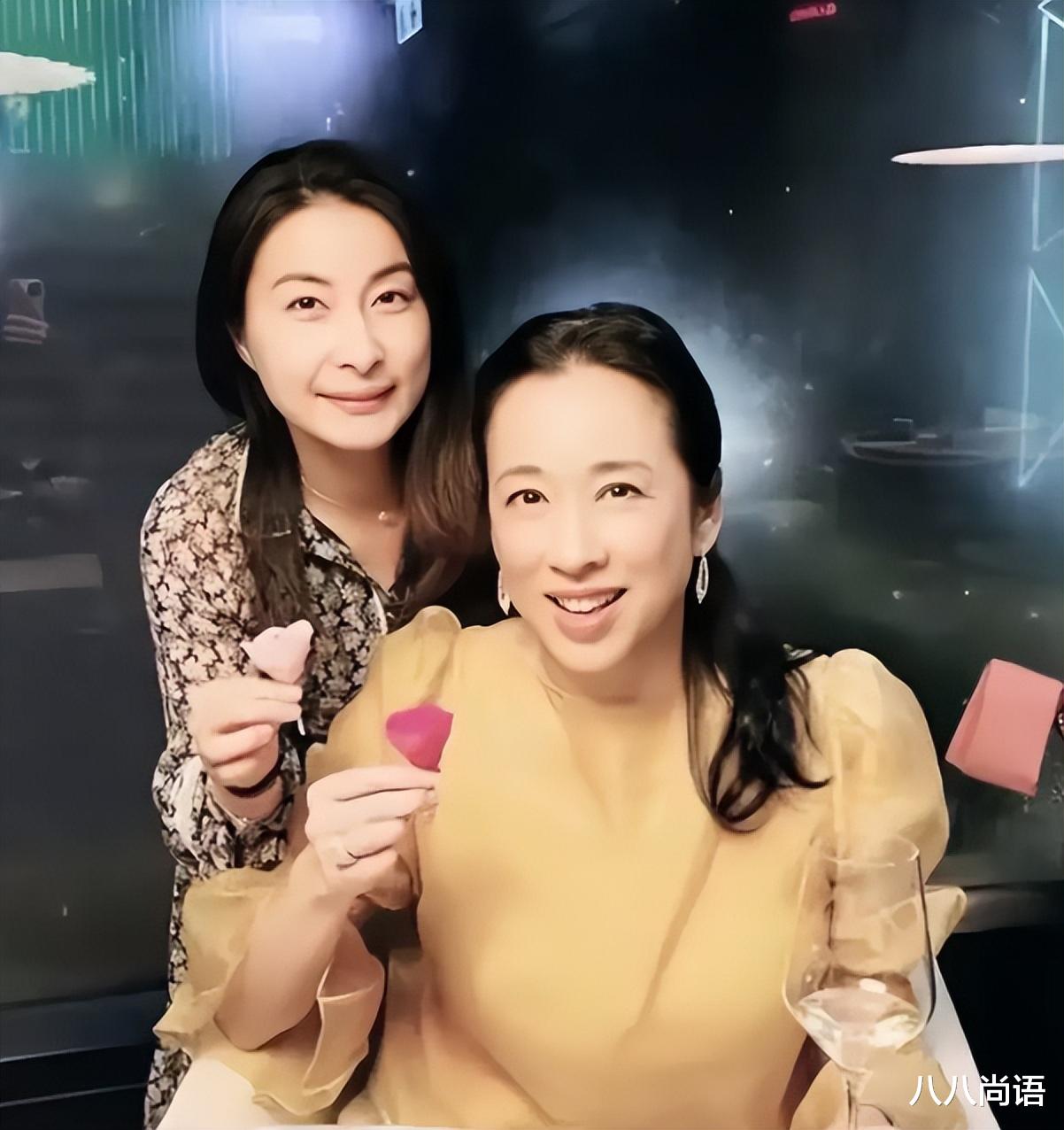 朱玲玲|朱玲玲继儿媳！Joyce穿着白衬衫搞创作，素颜五官清新不输郭晶晶