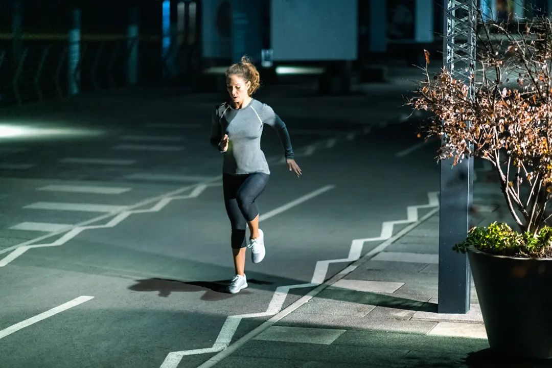 晨跑和夜跑，哪一个最减肥？