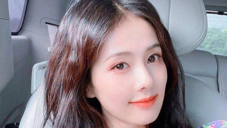 白鹿|顶流女星里的清流，白鹿大方坐郑恺大腿，却因冰箱里有碗被群嘲