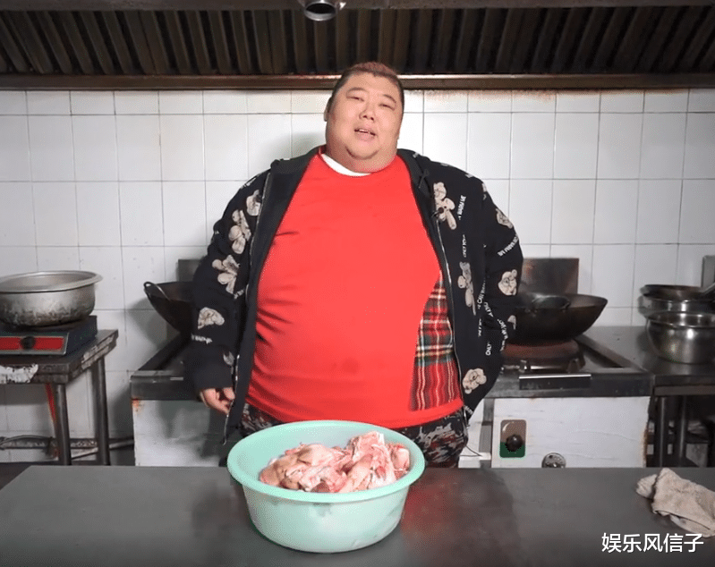 猪蹄 175W粉丝的胖猴仔炖猪蹄，说话不再“大喘气”，直言一口肉都不吃