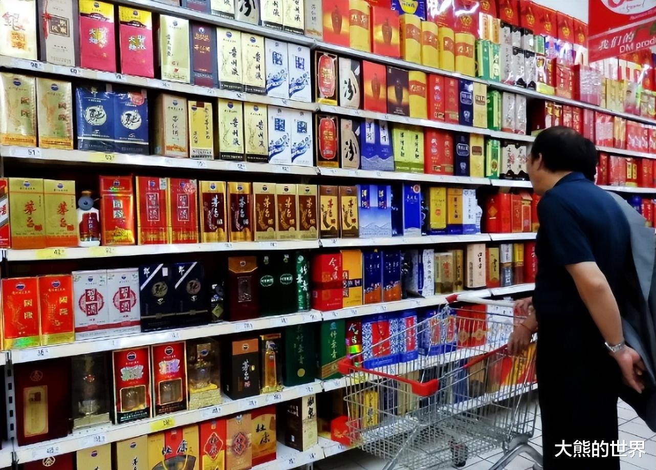 白酒配料表越简单越好？行家：不一定，建议弄懂买酒不吃亏