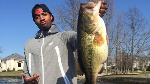 饵料|NBA十大球星场外隐藏技能：欧文研究神学，斯托克顿开战斗机