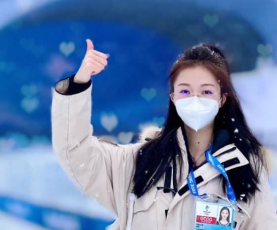 冬奥会|冬奥会颁奖中文播报身份解密,还是中传校花冯琳,网友心悦诚服!