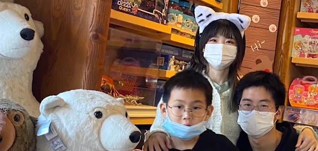 鞠婧祎|孙卓母子三人同时发动态,文案疑似内涵养父母,被夸赞早该这样说