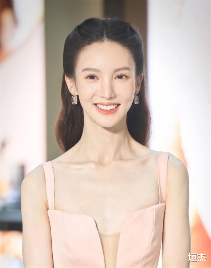 佟丽娅|10位“纸片人”女星,明明瘦成了皮包骨,为何还是乐此不疲?