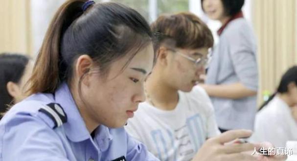 保安|女大学生辞去设计师工作,去富人区当保安,坦言工资比之前高不少