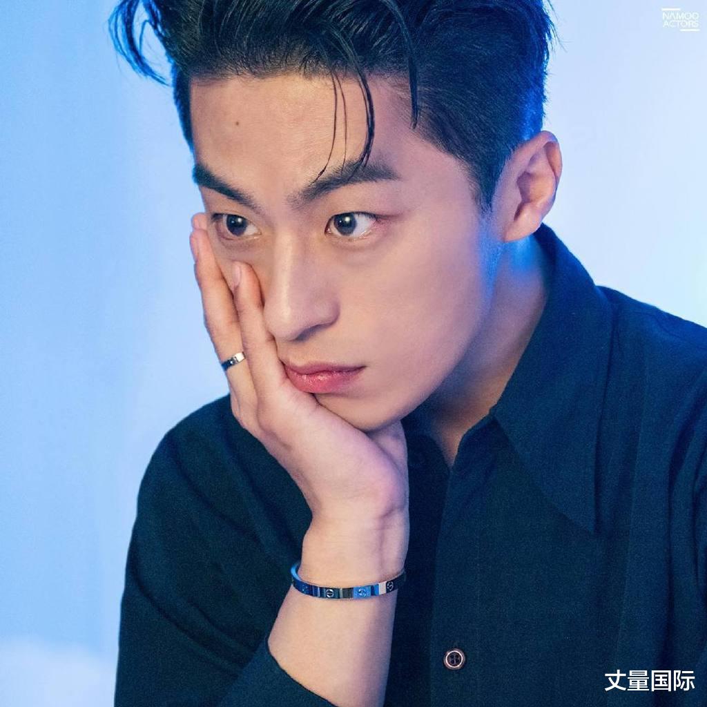 电视剧|收获晚到但不会不到！盘点9位「35岁之后才爆红」韩国男演员